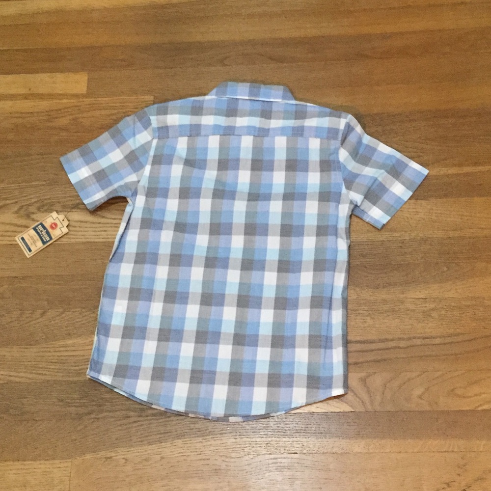 Boy’s Buttoned Down Short Sleeved Shirt NWT - Picture 3 of 4